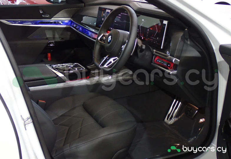 BMW 7 series Белый