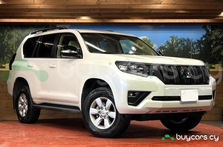 Toyota Land Cruiser Prado Белый
