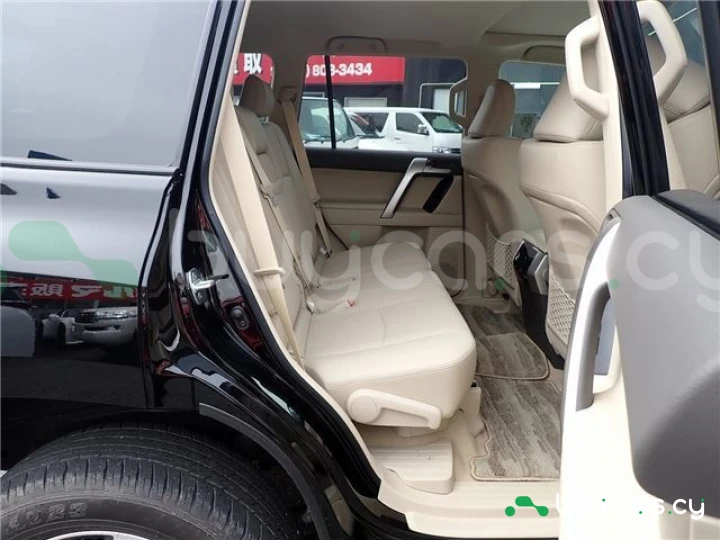Toyota Land Cruiser Prado Black