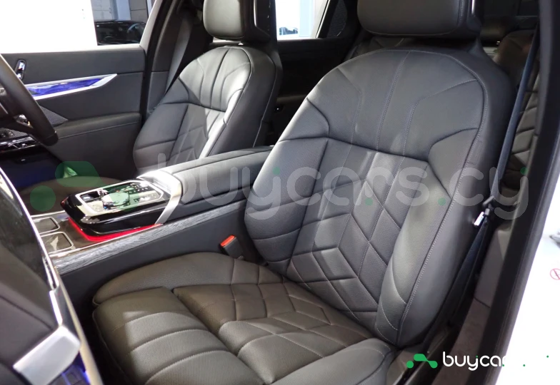 BMW 7 series Белый