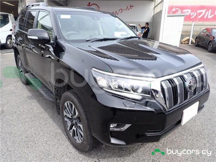 Toyota Land Cruiser Prado Black