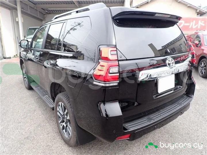 Toyota Land Cruiser Prado Black