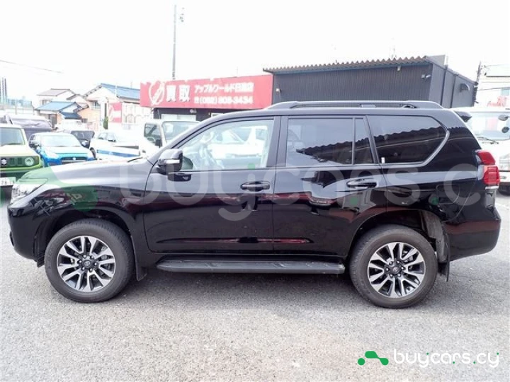 Toyota Land Cruiser Prado Black