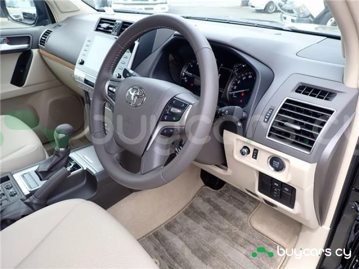 Toyota Land Cruiser Prado Black