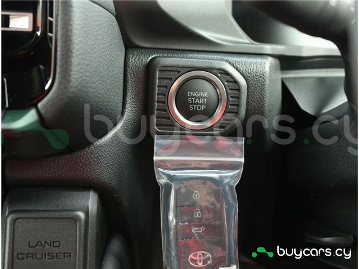 Toyota Land Cruiser 250 Black