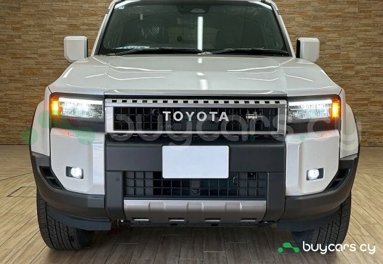 Toyota Land Cruiser 250 Белый