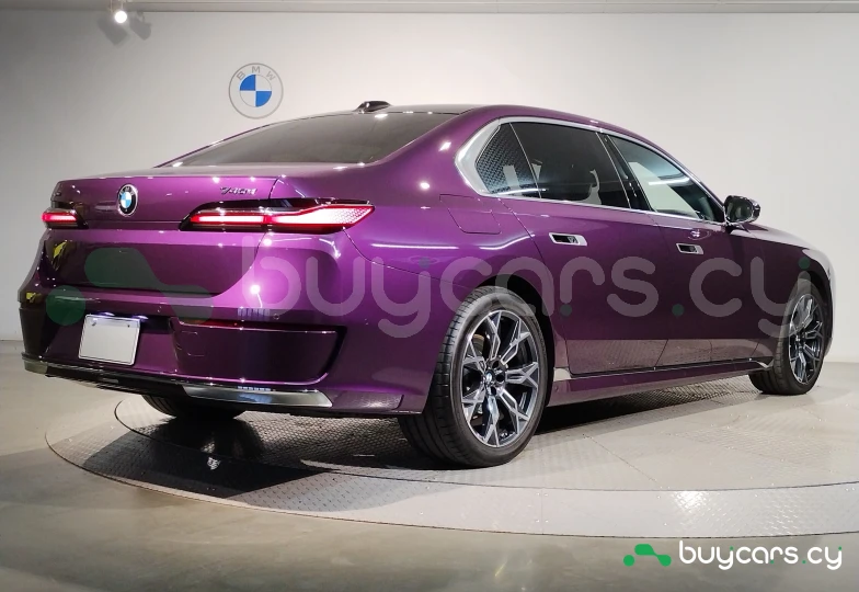 BMW 7 series Фиолетовый