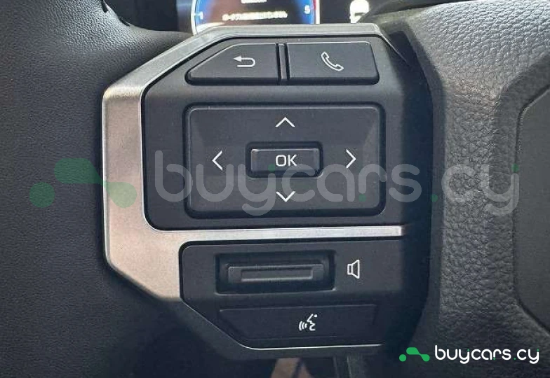 Toyota Land Cruiser 250 Белый