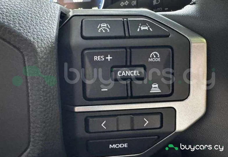 Toyota Land Cruiser 250 Белый