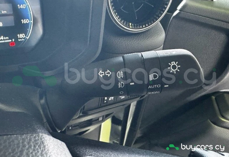 Toyota Land Cruiser 250 Белый