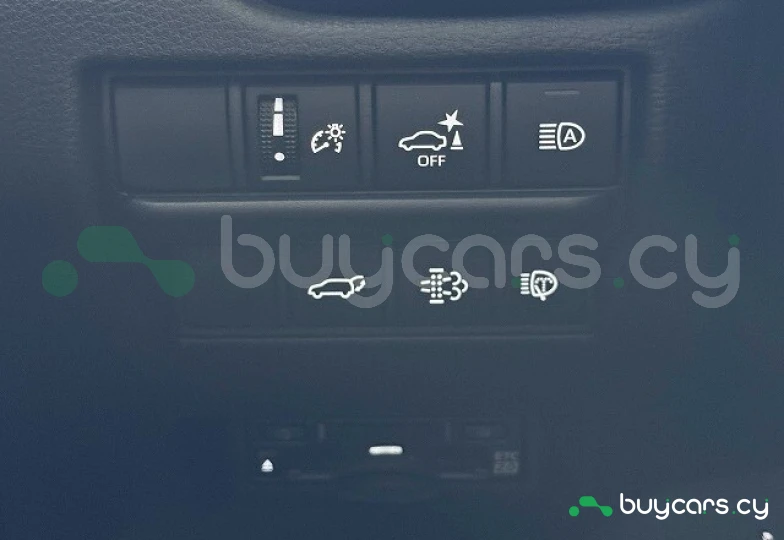 Toyota Land Cruiser 250 Белый