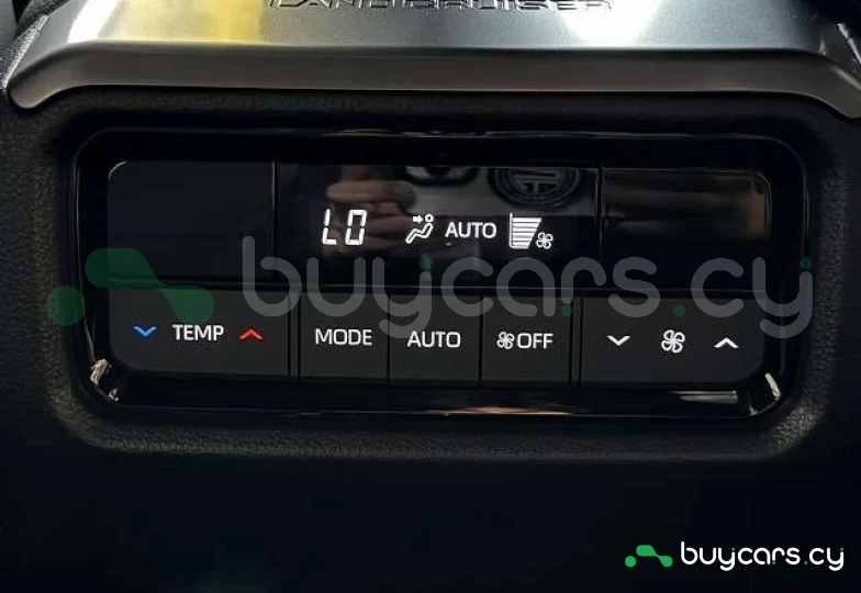 Toyota Land Cruiser 250 Белый