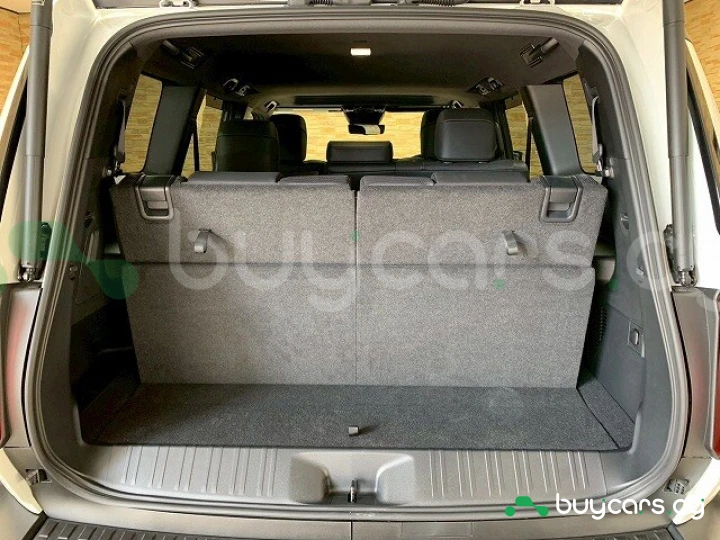 Toyota Land Cruiser 250 Белый