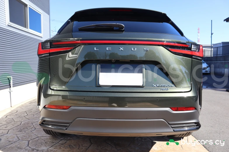 Lexus NX Зеленый