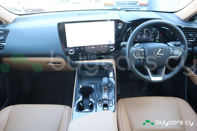 Lexus NX Зеленый