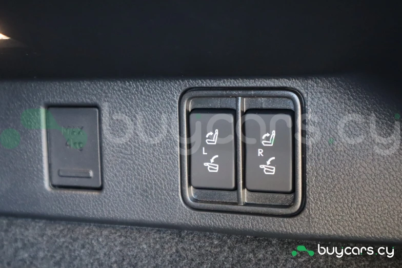 Lexus NX Зеленый