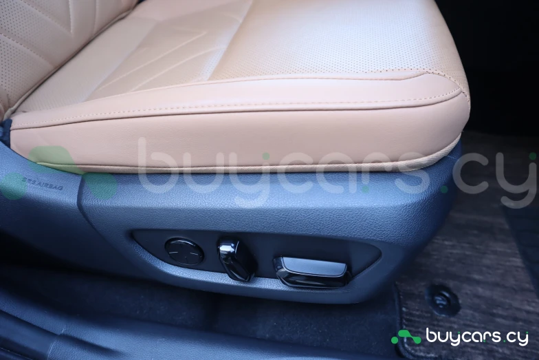 Lexus NX Зеленый