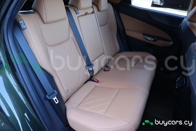 Lexus NX Зеленый