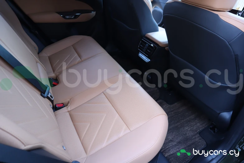 Lexus NX Зеленый