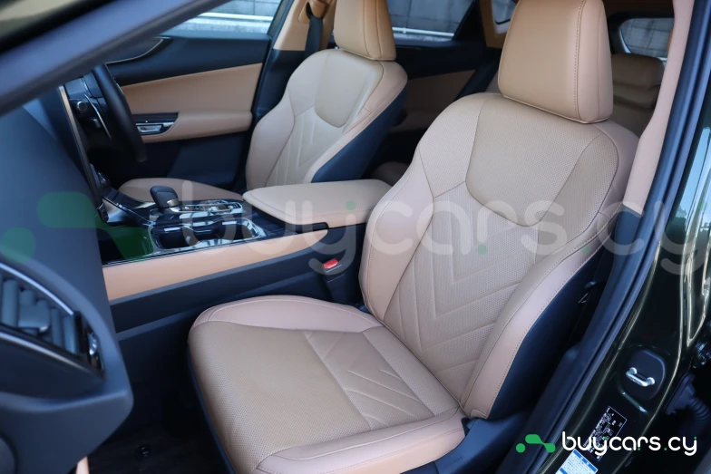 Lexus NX Зеленый