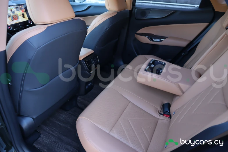 Lexus NX Зеленый