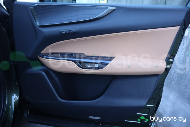 Lexus NX Зеленый