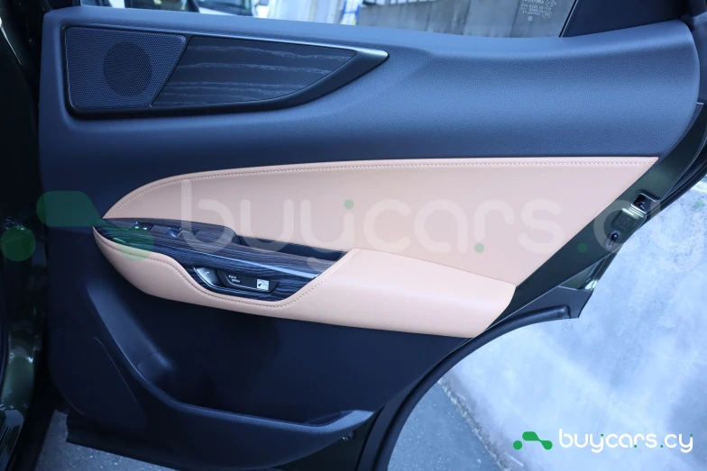 Lexus NX Зеленый