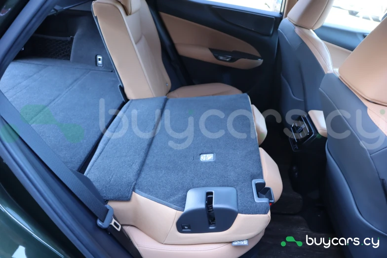 Lexus NX Зеленый