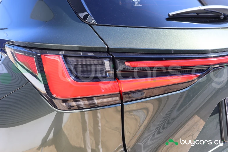 Lexus NX Зеленый