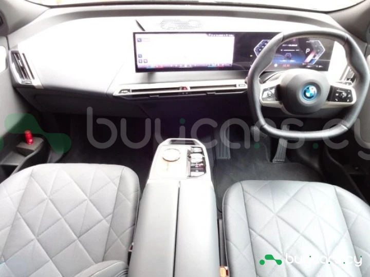 BMW iX Черный