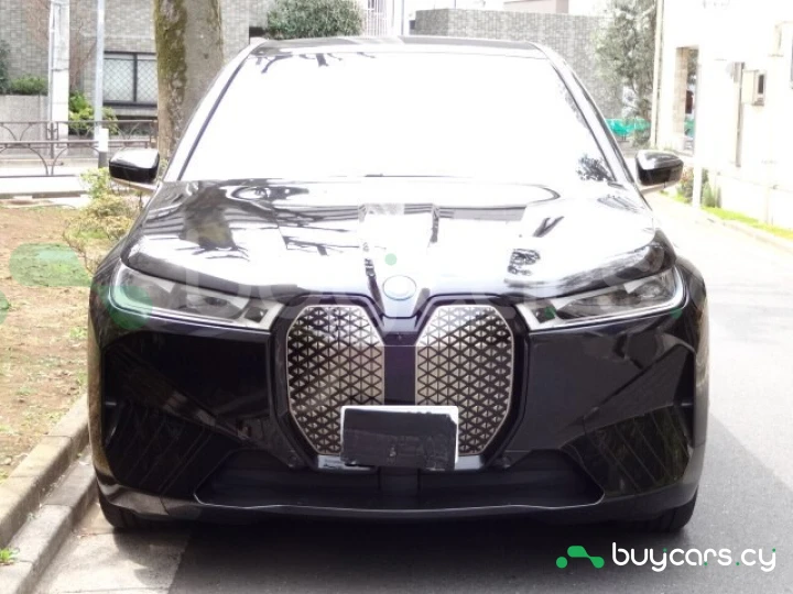 BMW iX Черный