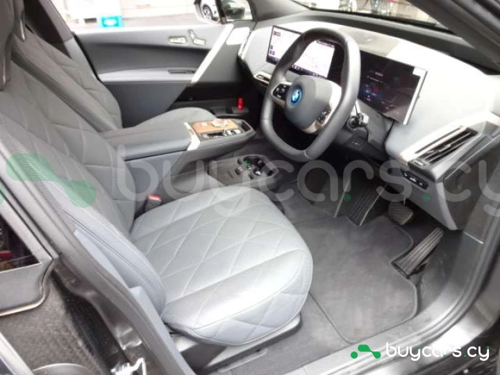 BMW iX Черный