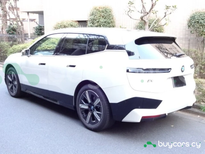 BMW iX White