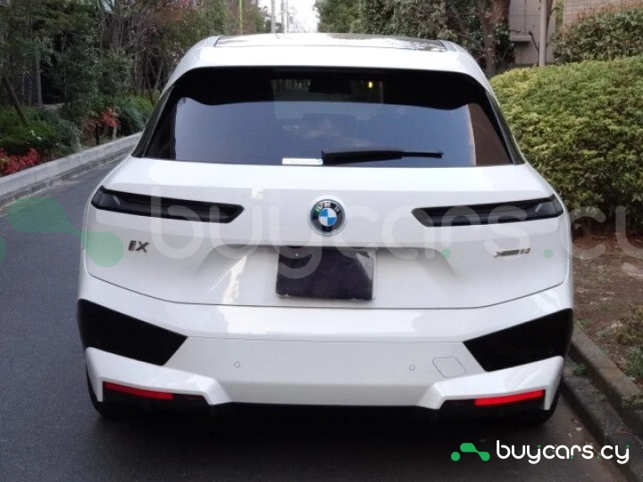 BMW iX White