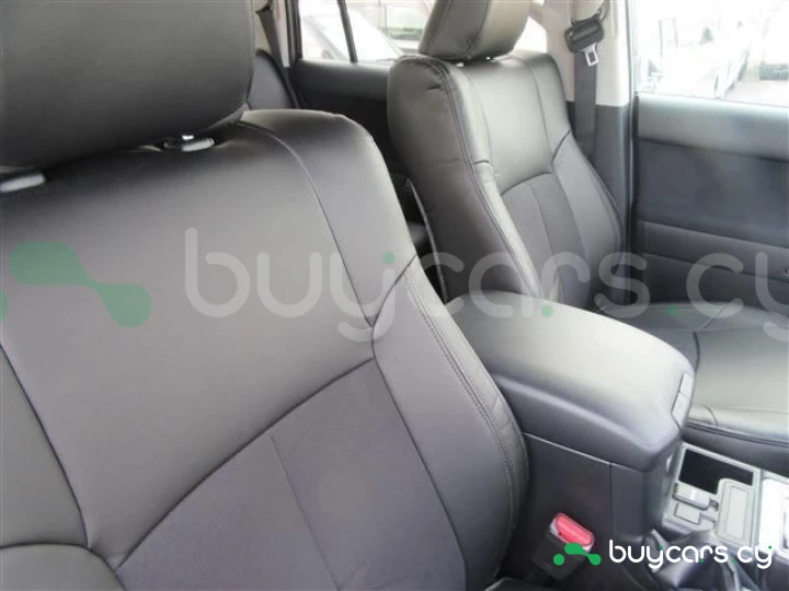 Toyota Land Cruiser Prado Черный