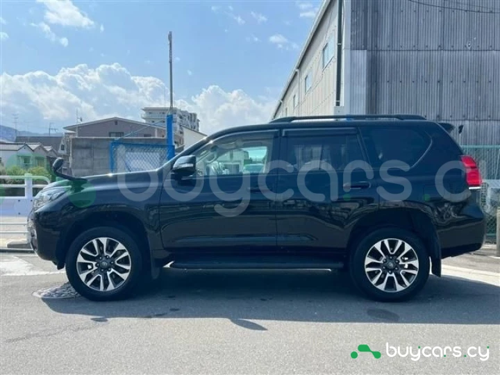 Toyota Land Cruiser Prado Черный