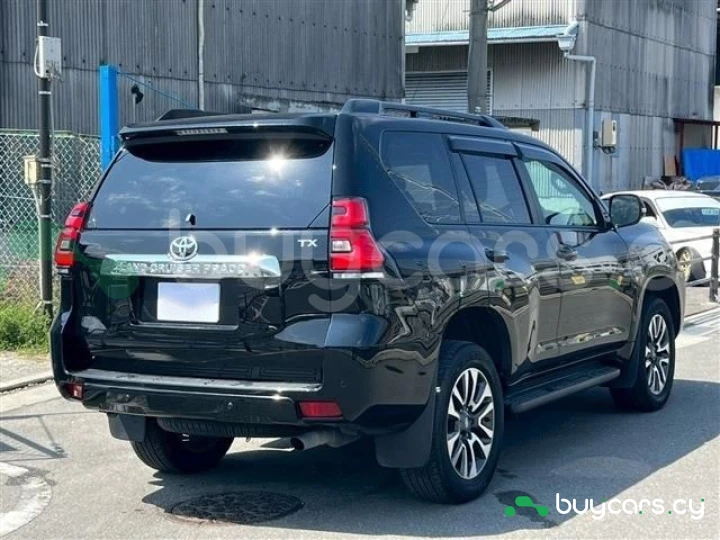 Toyota Land Cruiser Prado Черный