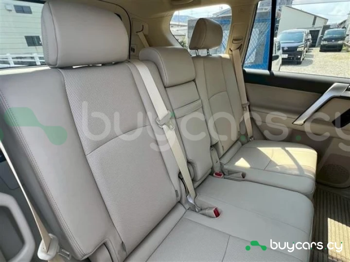 Toyota Land Cruiser Prado Черный