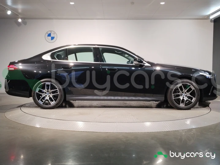 BMW 5 series Черный