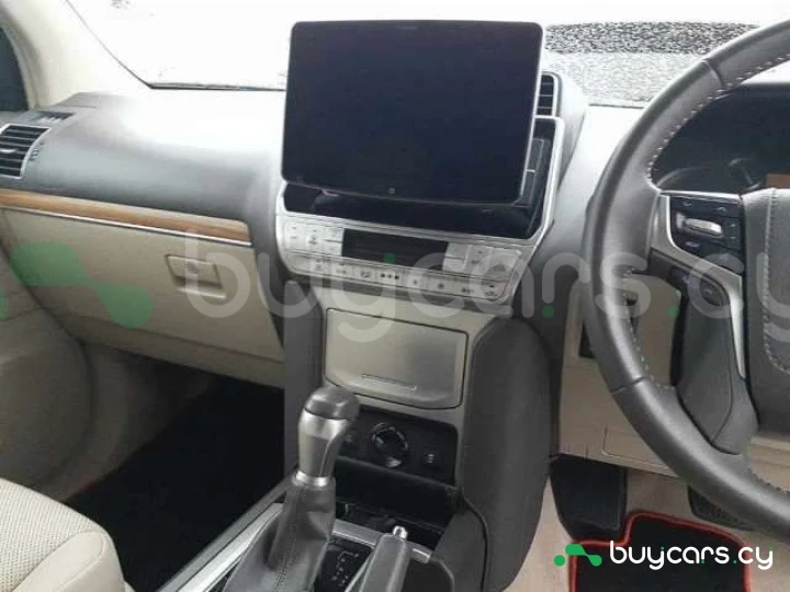 Toyota Land Cruiser Prado Черный