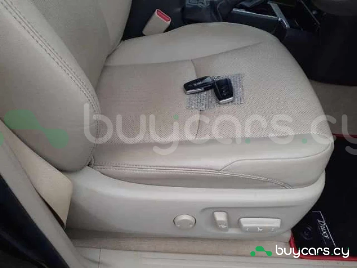 Toyota Land Cruiser Prado Черный