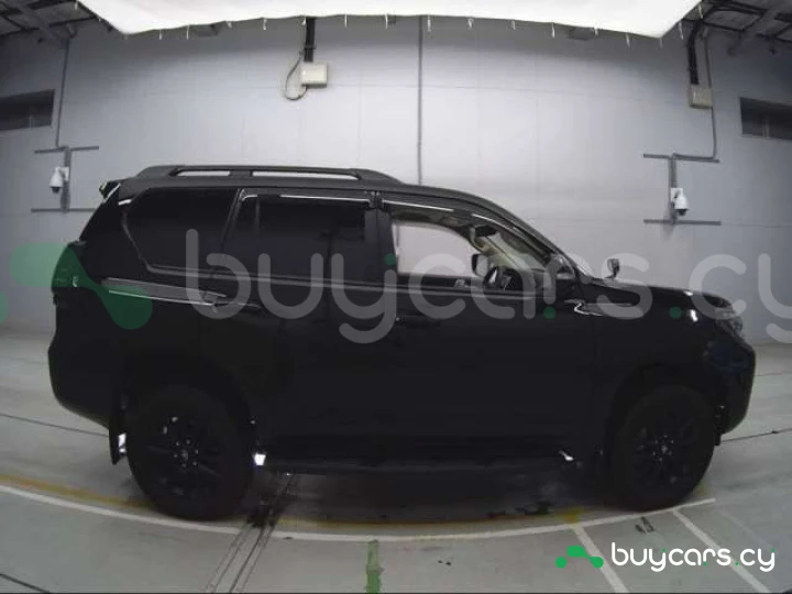 Toyota Land Cruiser Prado Черный