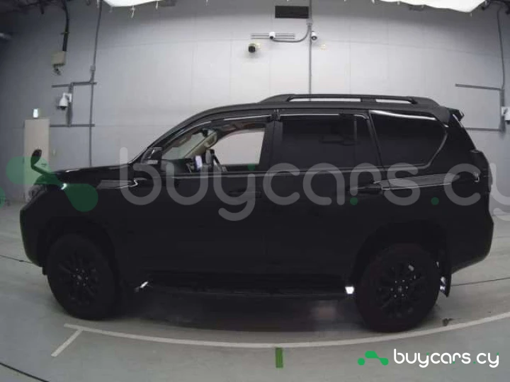 Toyota Land Cruiser Prado Черный