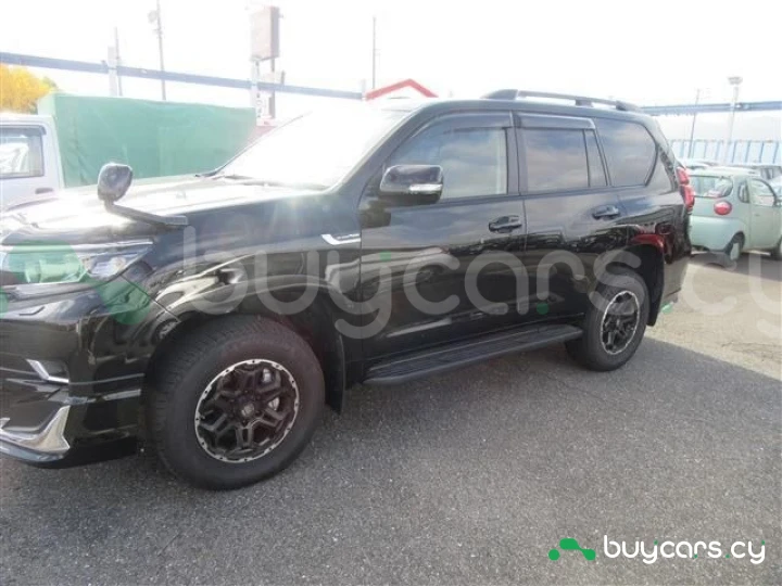 Toyota Land Cruiser Prado Черный