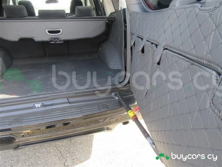 Toyota Land Cruiser Prado Черный