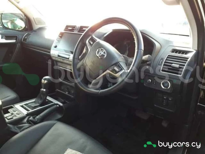 Toyota Land Cruiser Prado Черный