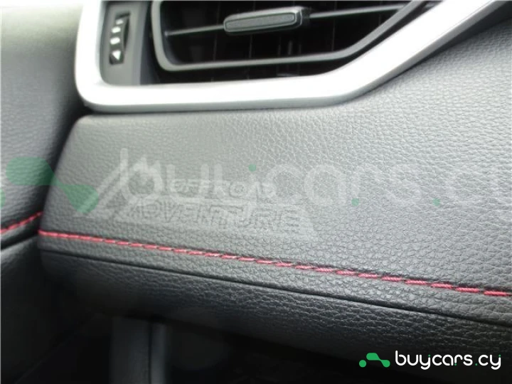 Toyota RAV4 Черный