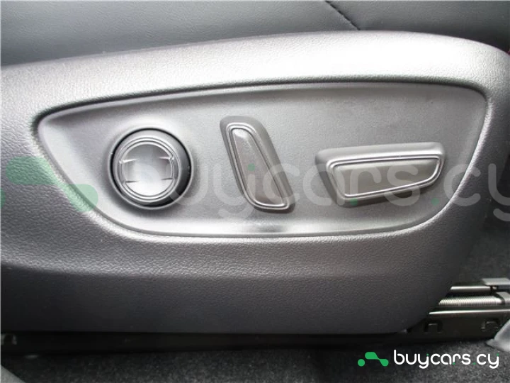 Toyota RAV4 Черный