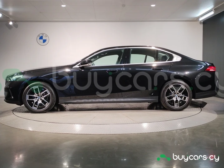 BMW 5 series Черный