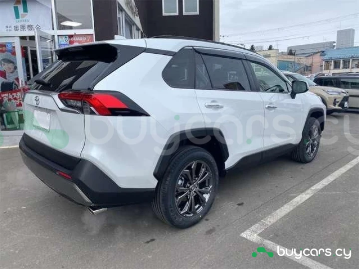 Toyota RAV4 Белый
